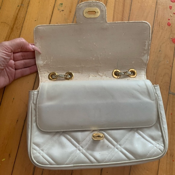 Vintage Bally lambskin cream quilted crossbody or shoulder double flap bag - Picture 5 of 7